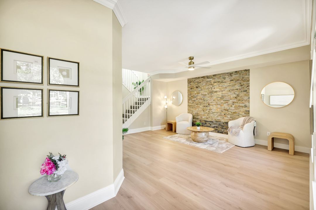 6210 Towncenter Cir, Naples, FL 34119