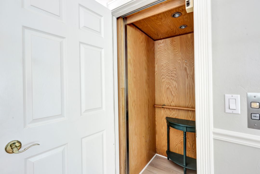 3822 Survey Cir, Bonita Springs, FL 34134