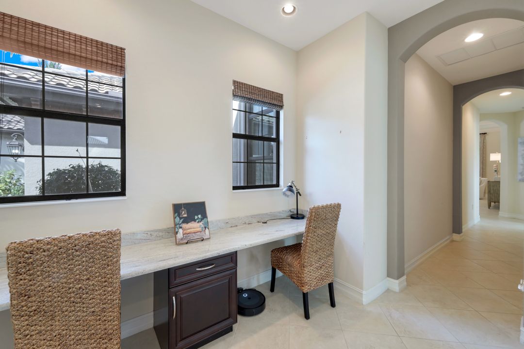 6419 Vivaldi Ct, Naples, FL 34113