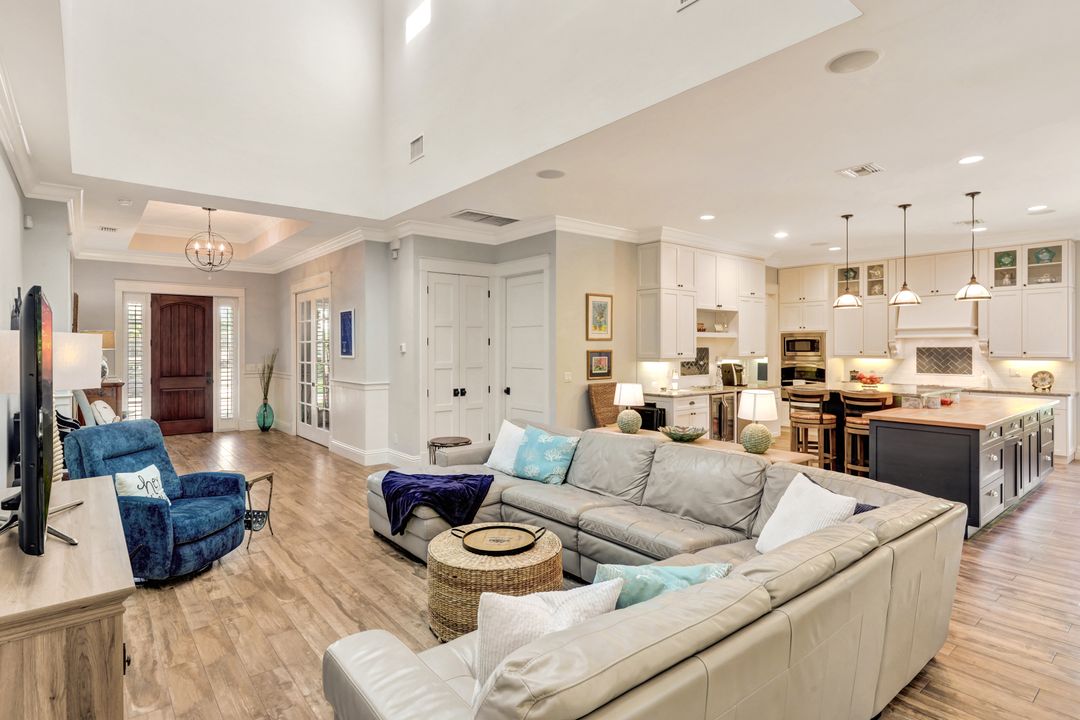 5288 Sand Dollar Ln, Naples, FL 34103