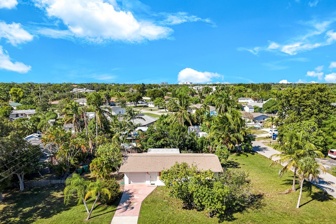 4862 Catalina Dr, Naples, FL 34112