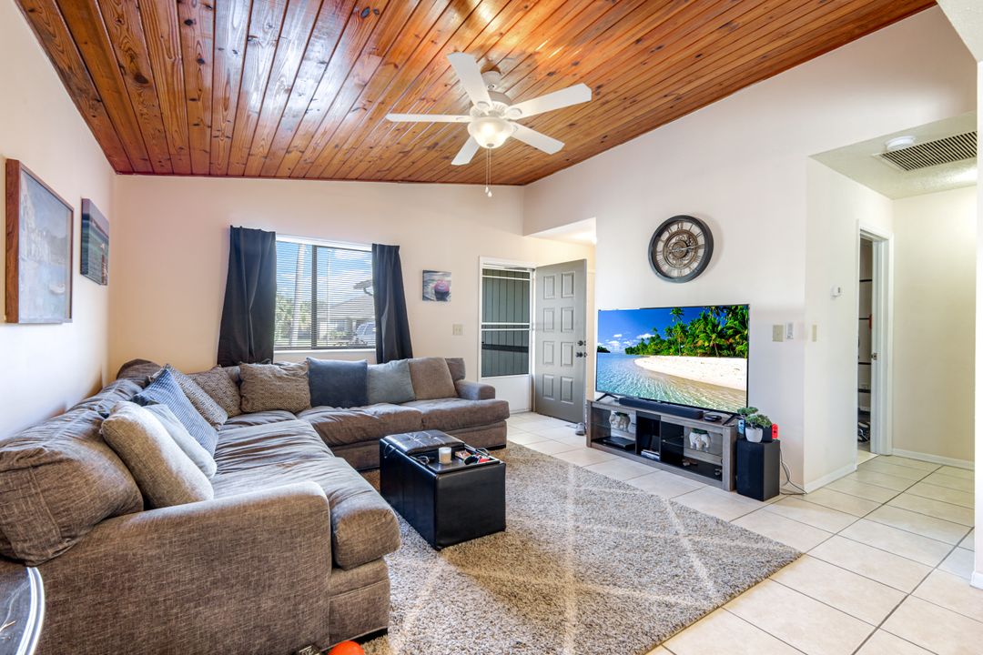 1410 SE 8th Ave, Cape Coral, FL 33990