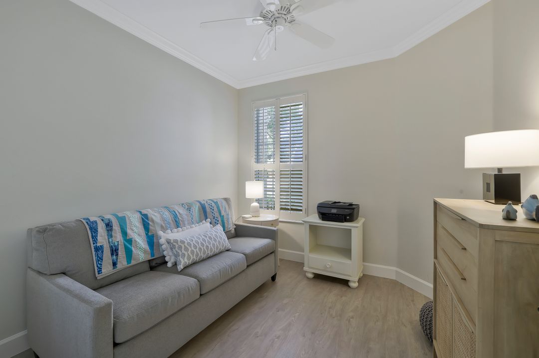8275 Danbury Blvd #104, Naples, FL 34120