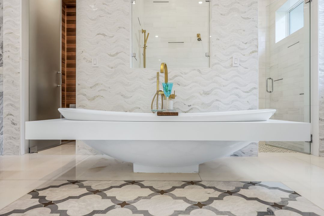 309 Neapolitan Way, Naples, FL 34103