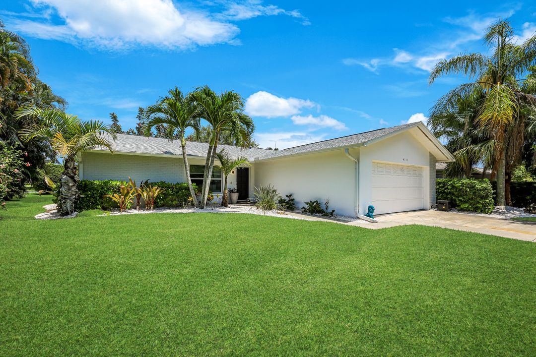 4333 Beechwood Lake Dr, Naples, FL 34112