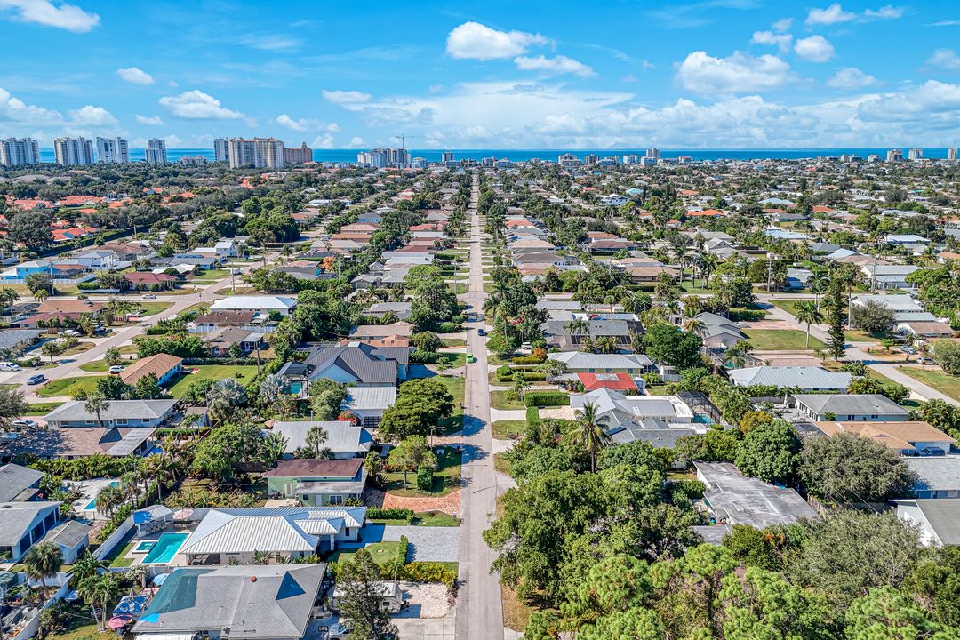 825 93rd Ave N, Naples, FL 34108