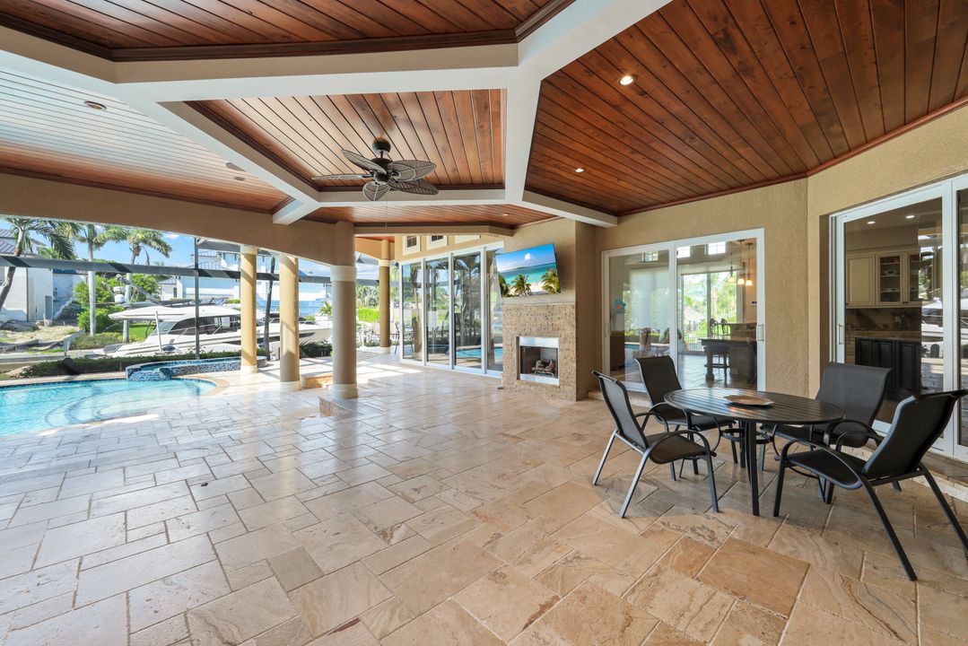 1658 McIlvaine Ct, Marco Island, FL 34145