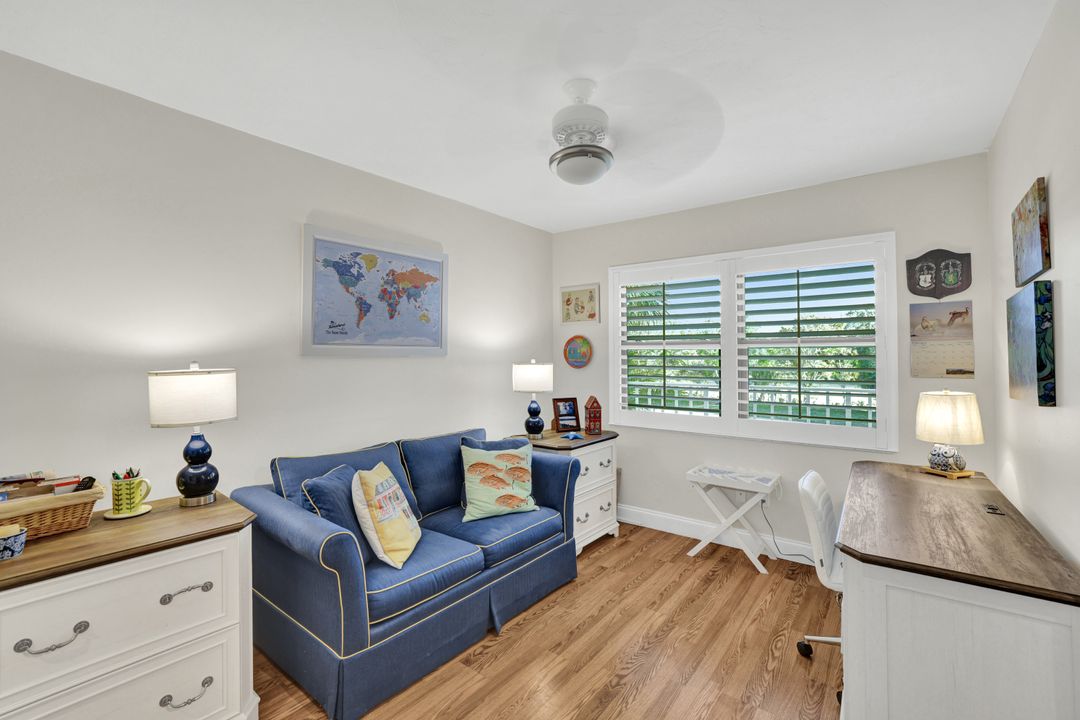 855 Ketch Dr #206, Naples, FL 34103