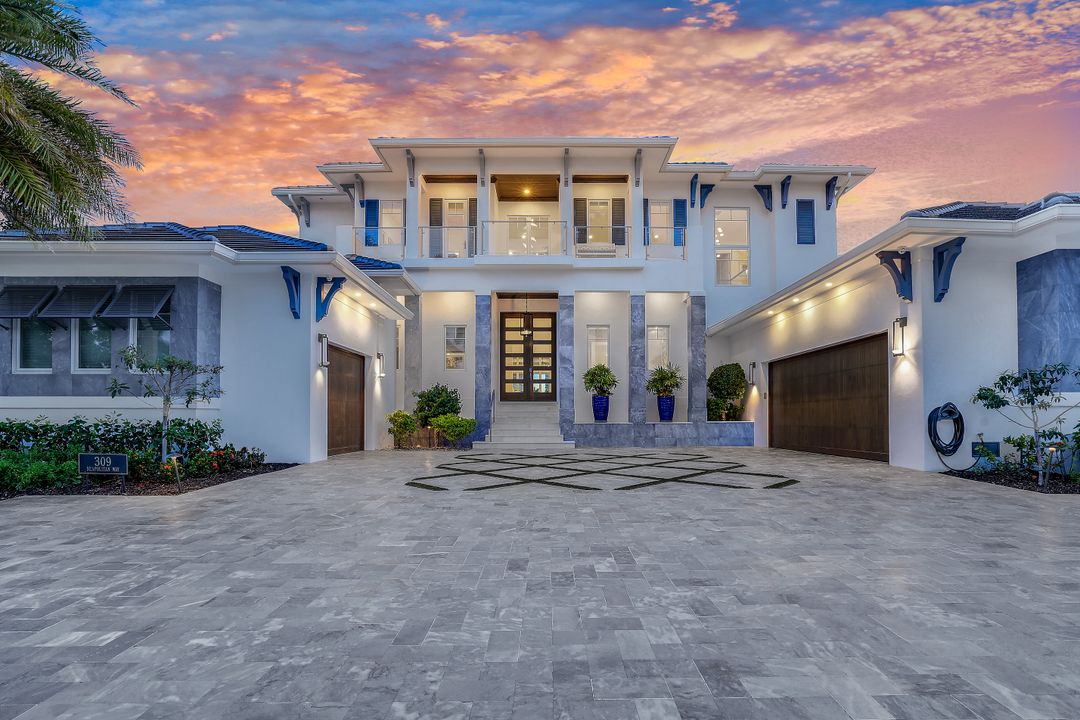 309 Neapolitan Way, Naples, FL 34103