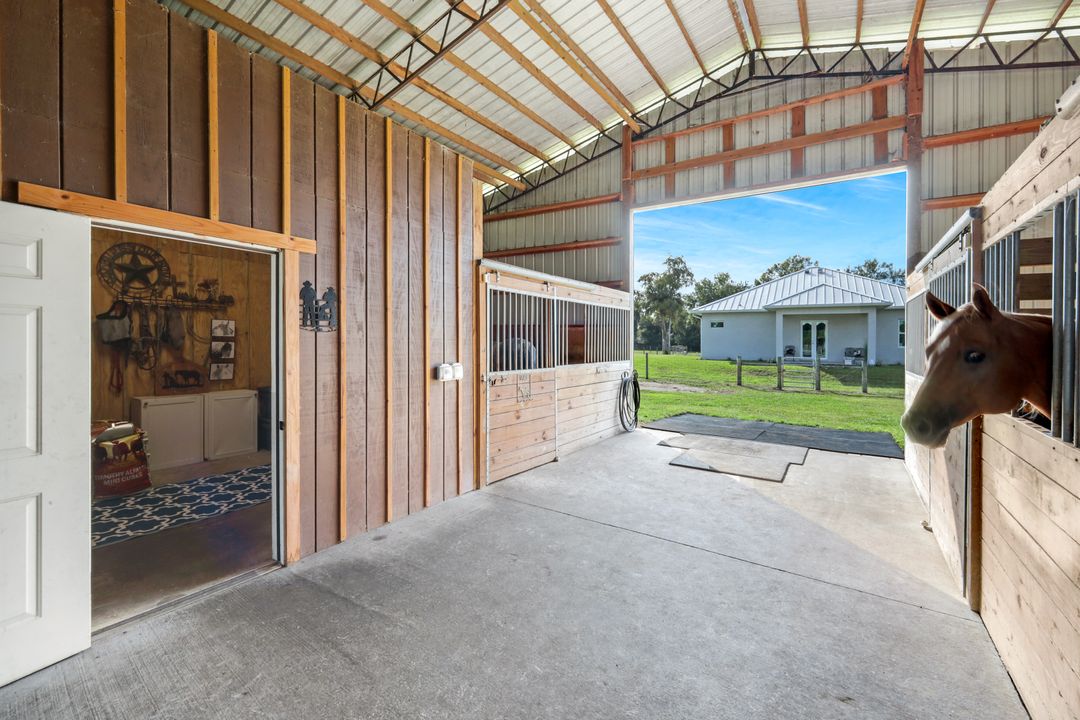 1960 Moulder Dr, Naples, FL 34120