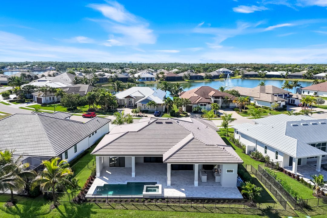 14282 Charthouse Cir, Naples, FL 34114