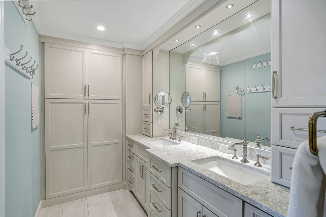 2850 Gulf Shore Blvd N  #201, Naples, FL 34103