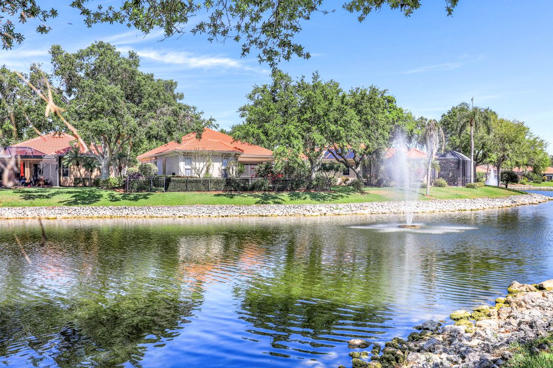939 Fountain Run, Naples, FL 34119