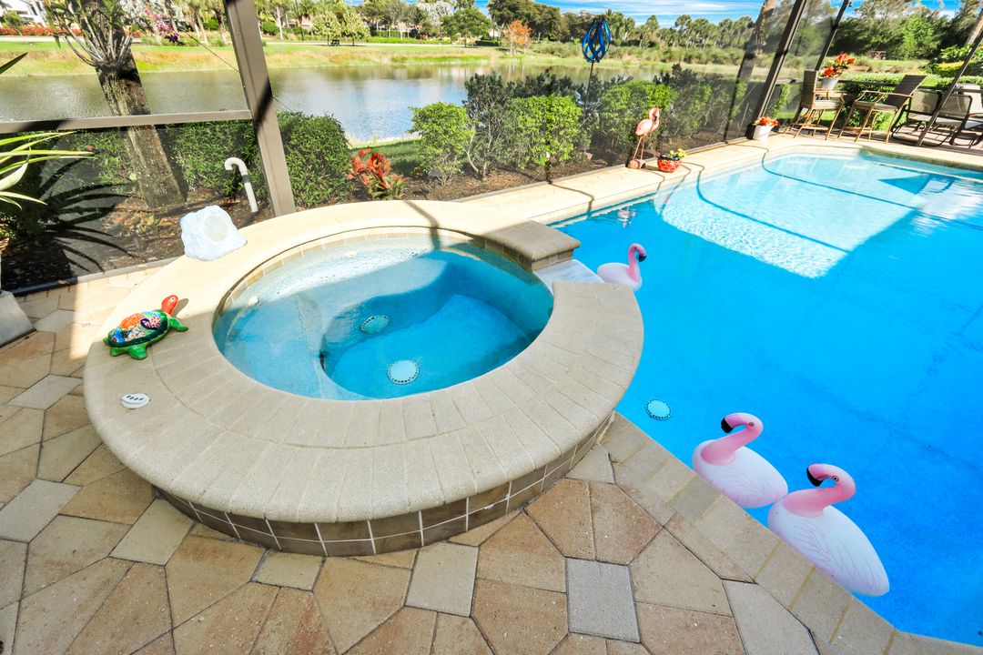 9127 Crystal Ct, Naples, FL 34120