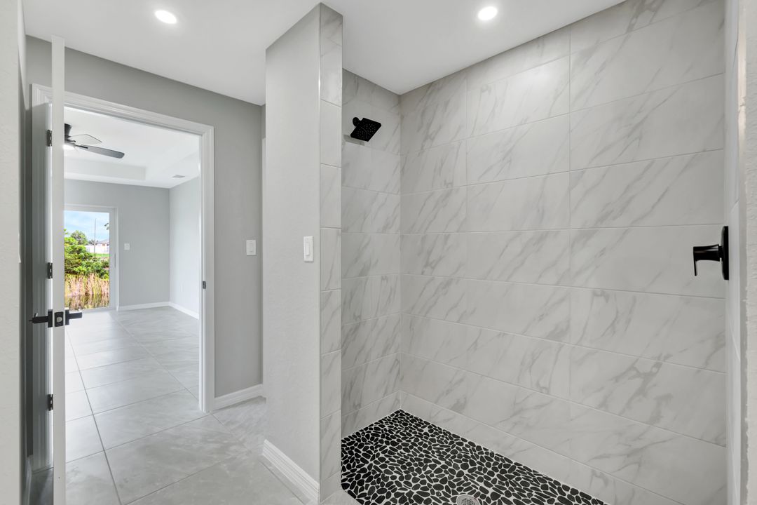 1907 NW 20th Terrace, Cape Coral, FL 33993