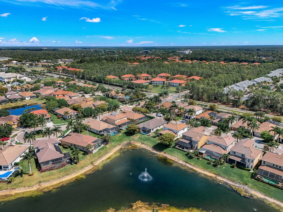 1685 Serrano Cir, Naples, FL 34105