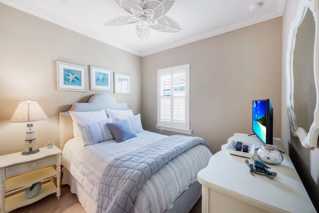 9112 Siesta Bay Dr, Naples, FL 34120