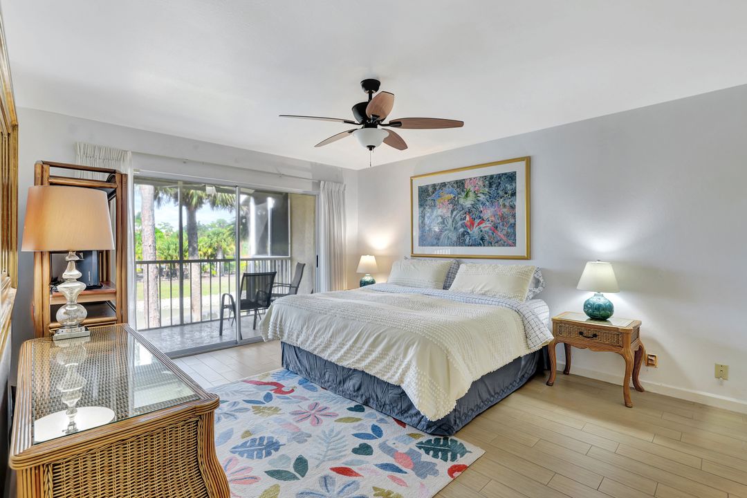 2420 Hidden Lake Dr #8, Naples, FL 34112