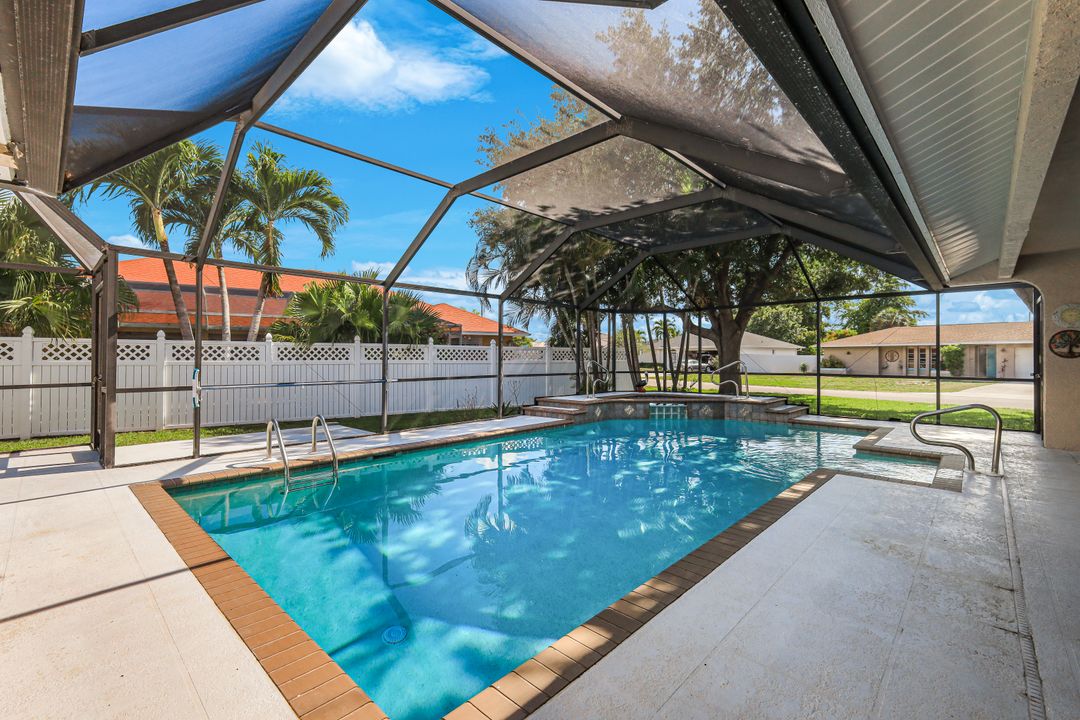 1002 SE 5th St, Cape Coral, FL 33990