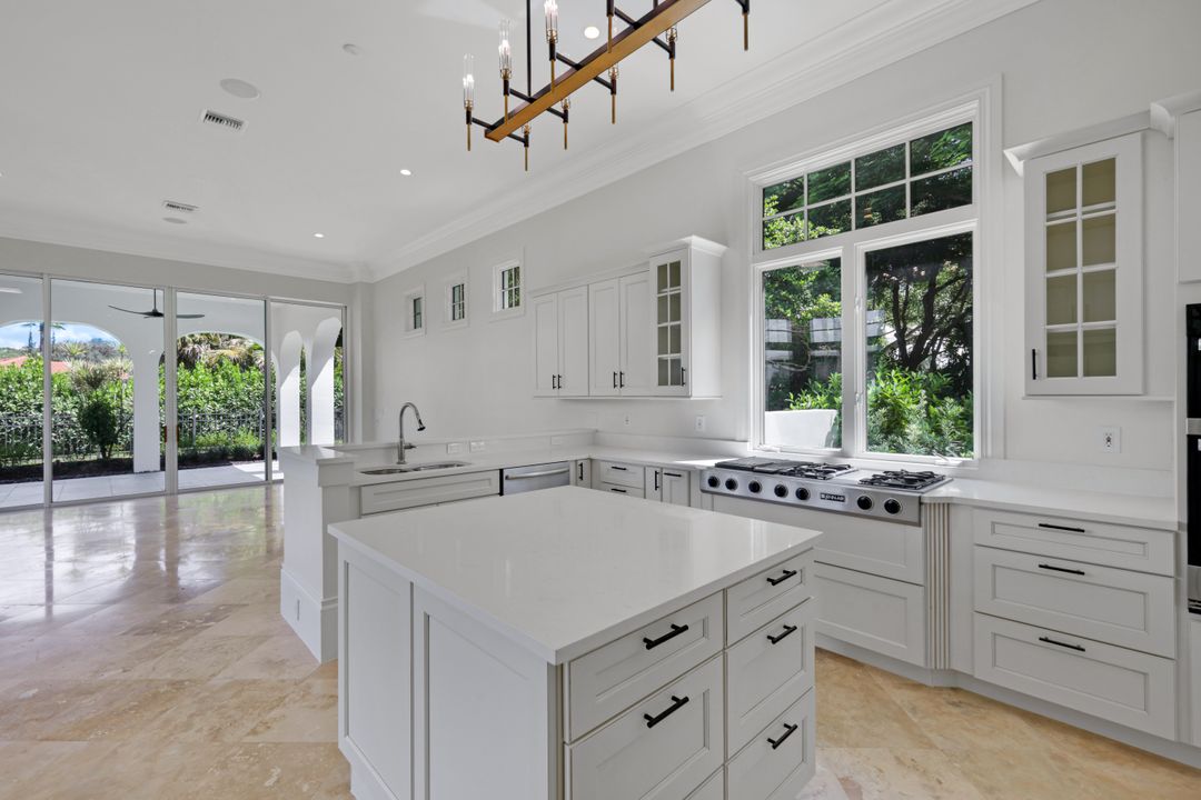 1609 Chinaberry Way, Naples, FL 34105