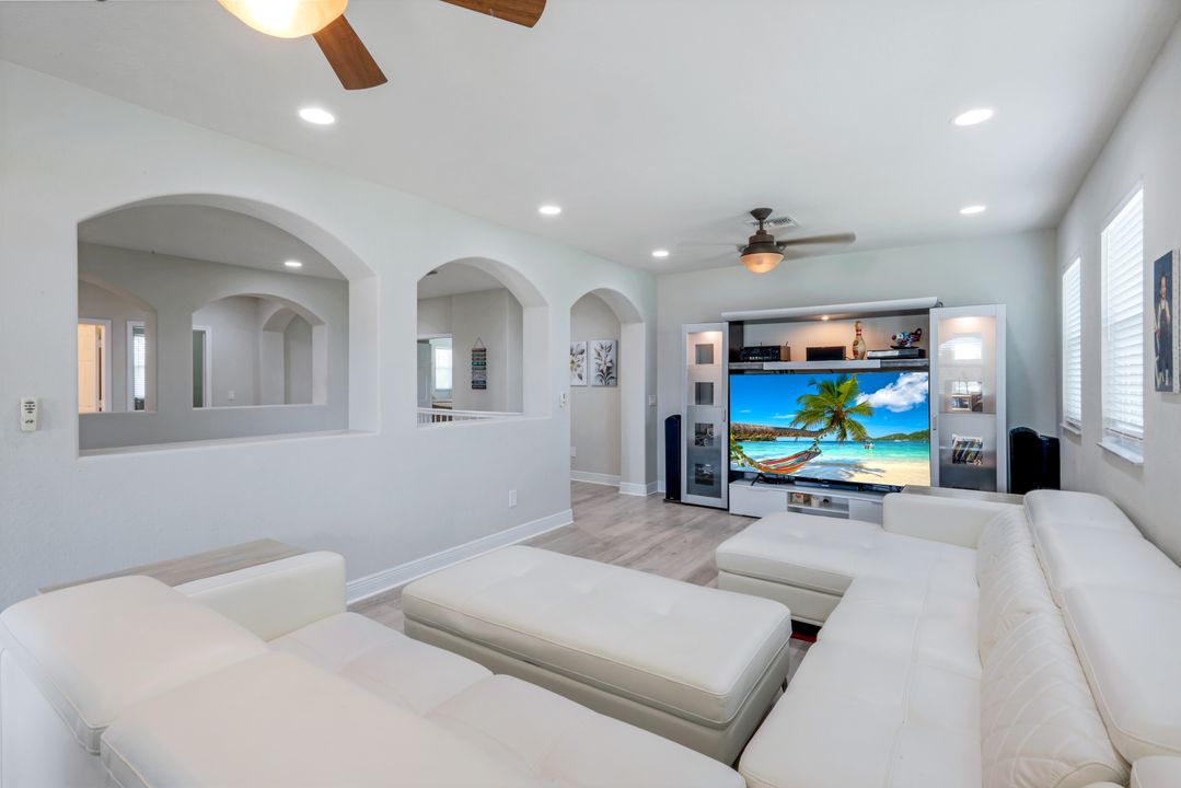 1776 Birdie Dr, Naples, FL 34120