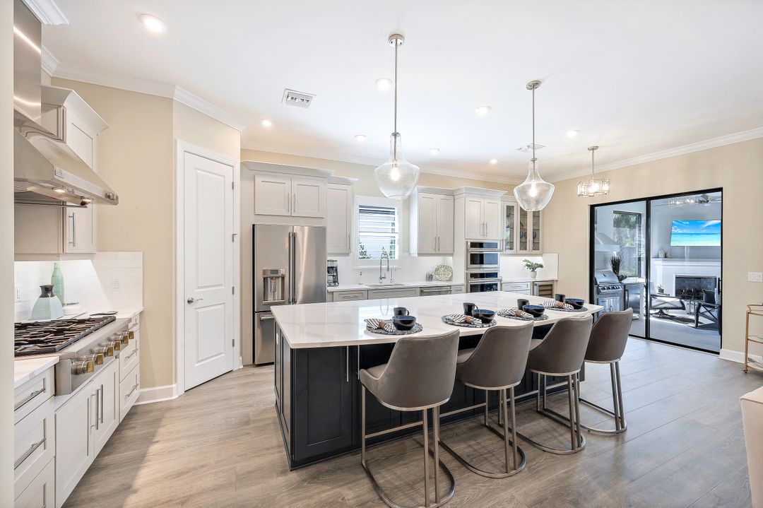 8880 Scarlotti Pl, Naples, FL 34119