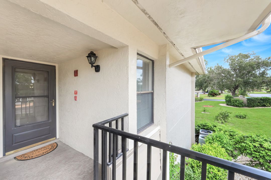 5585 Trailwinds Dr #326, Fort Myers, FL 33907