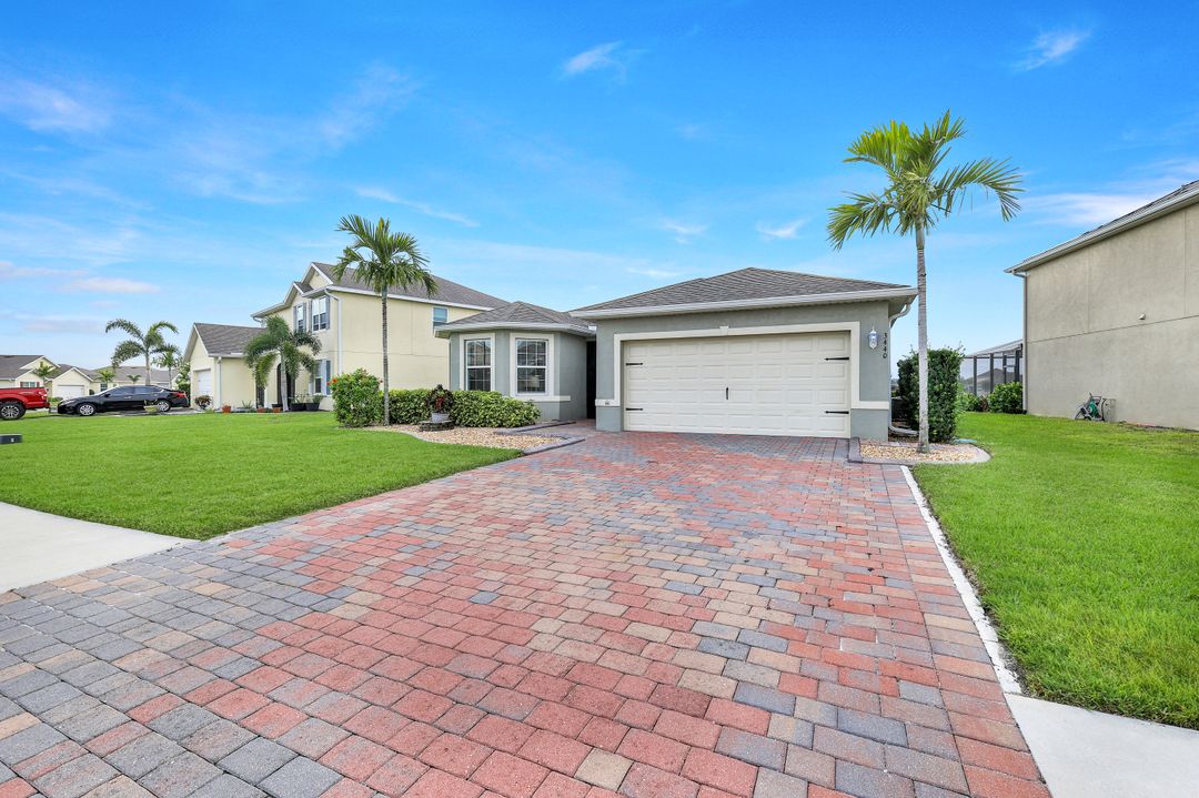 3440 Cancun Ct, Cape Coral, FL 33909