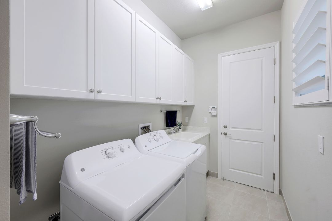 28450 Capraia Dr, Bonita Springs, FL 34135