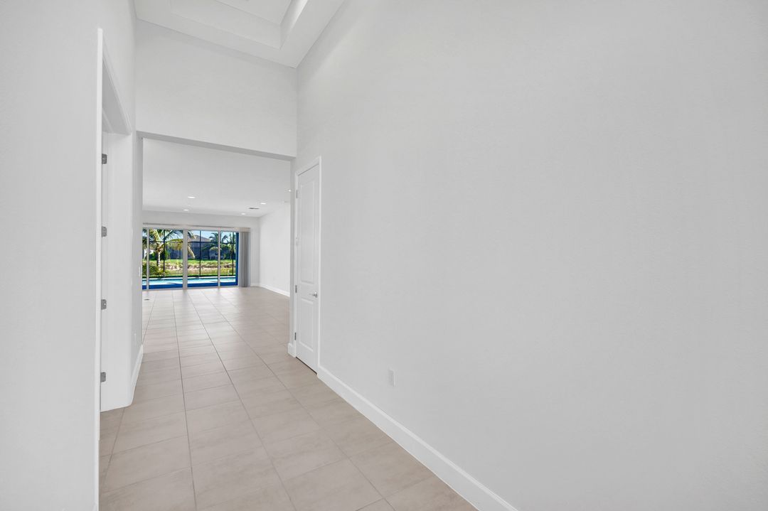 12261 Windamere Trl, Naples, FL 34120