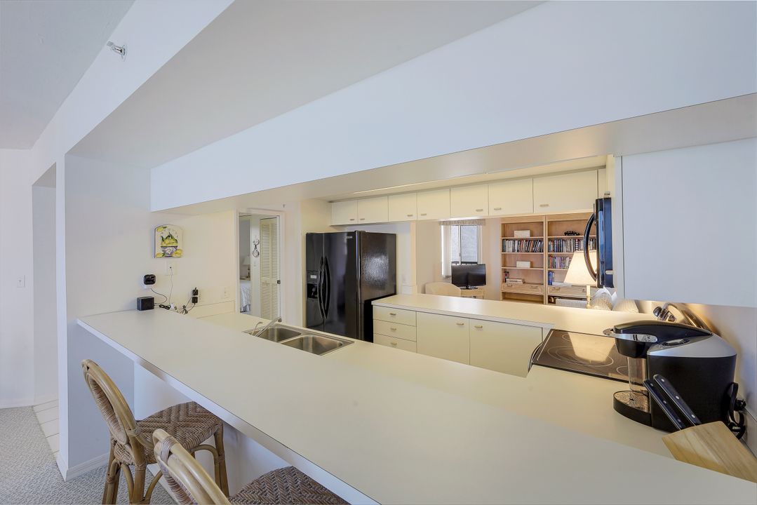 40 Seagate Dr #702, Naples, FL 34103