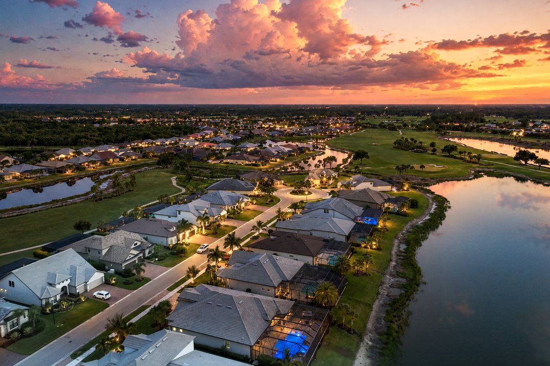 9577 Everglades Dr, Naples, FL 34120