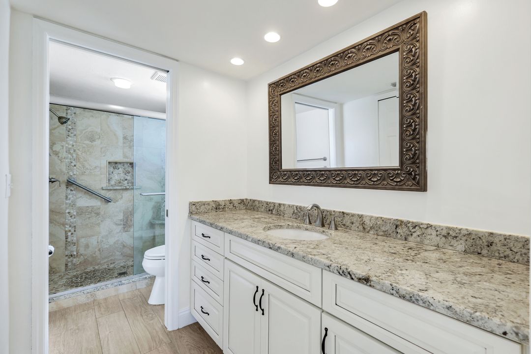 529 Lake Louise Cir #101, Naples, FL 34110