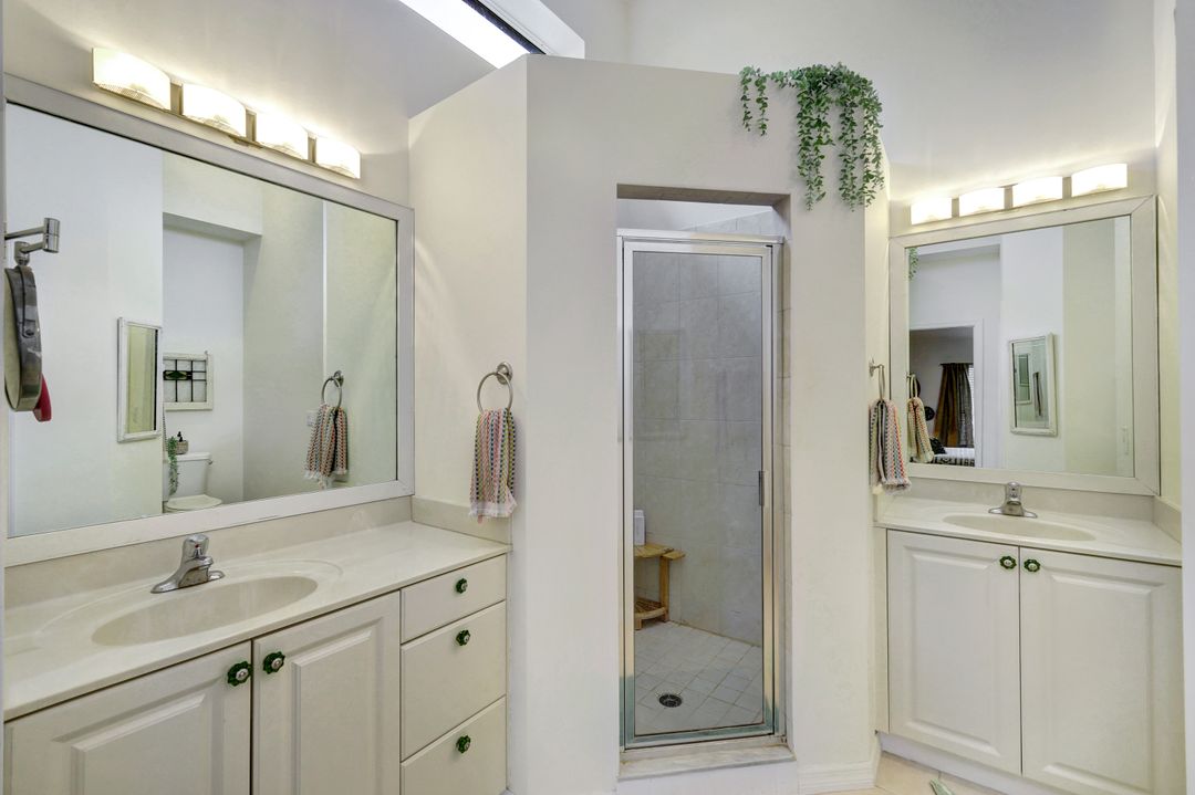 6254 Mandalay Cir, Naples, FL 34112