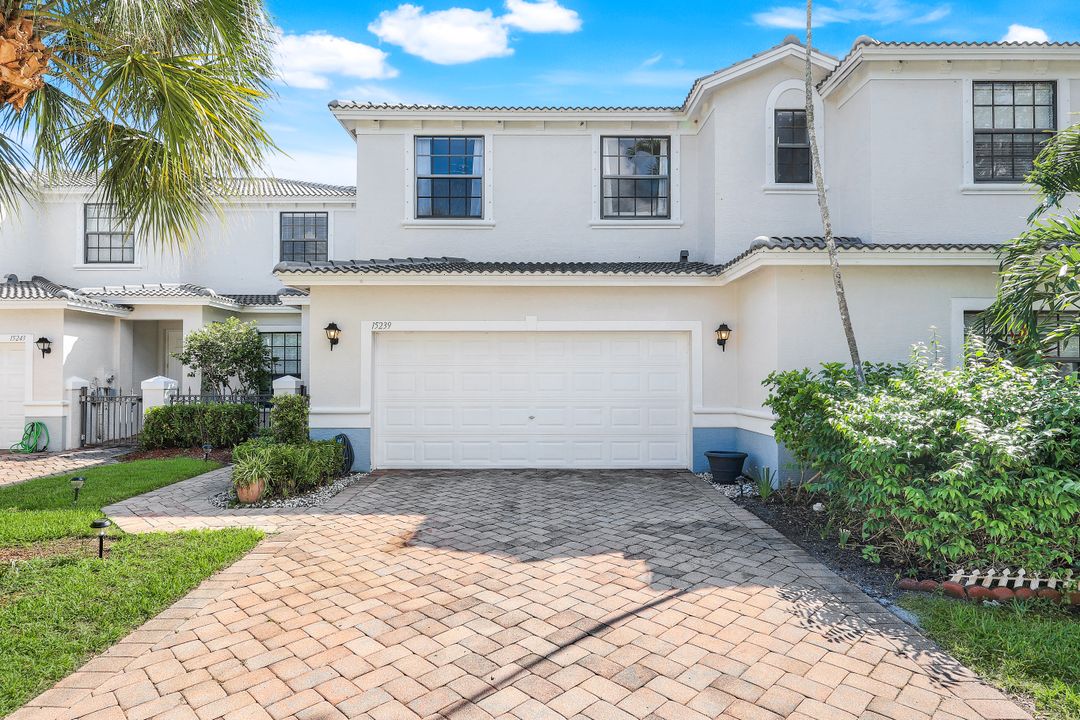15239 Summit Pl Cir, Naples, FL 34119