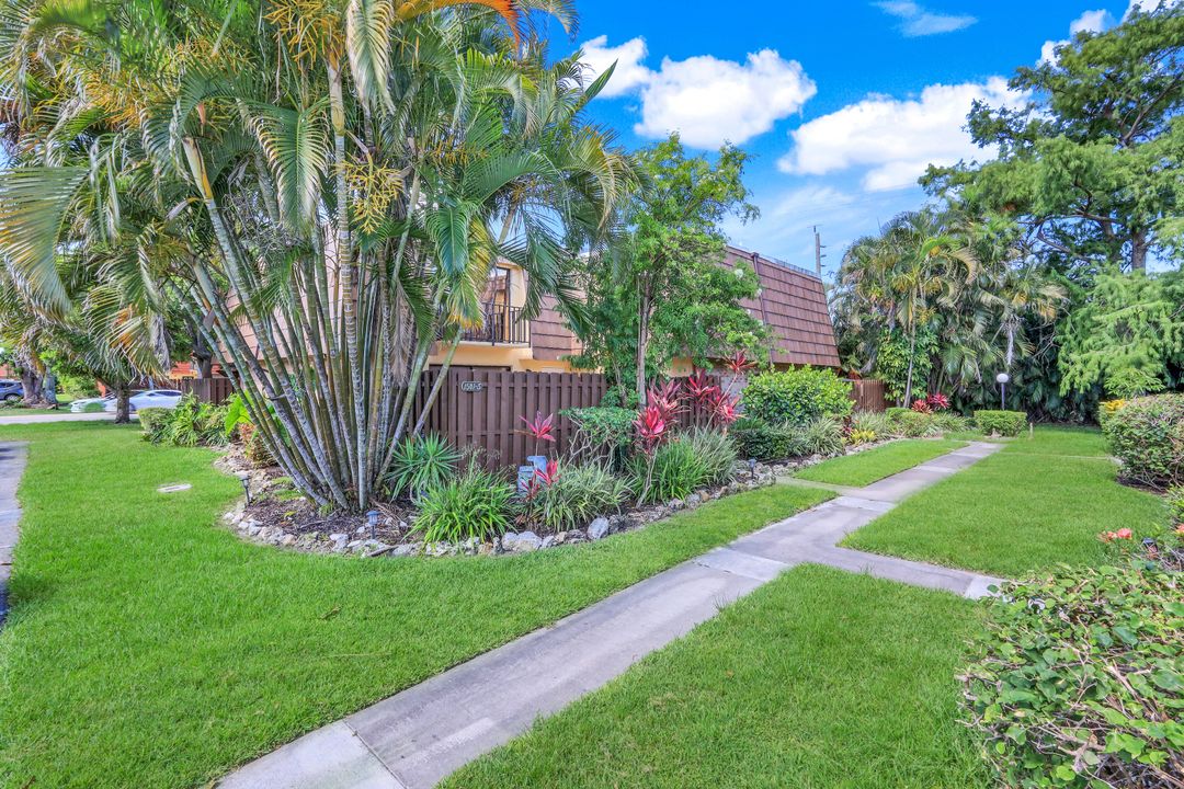 1501 Park Meadows Dr #3, Fort Myers, FL 33907