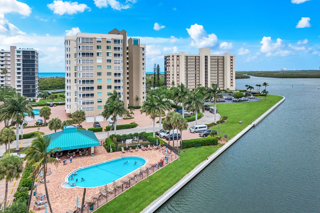 21 Bluebill Ave  #905, Naples, FL 34108