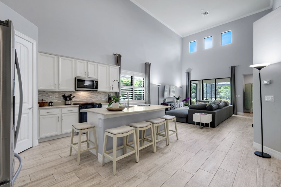 7209 Wilton Dr N, Naples, FL 34109