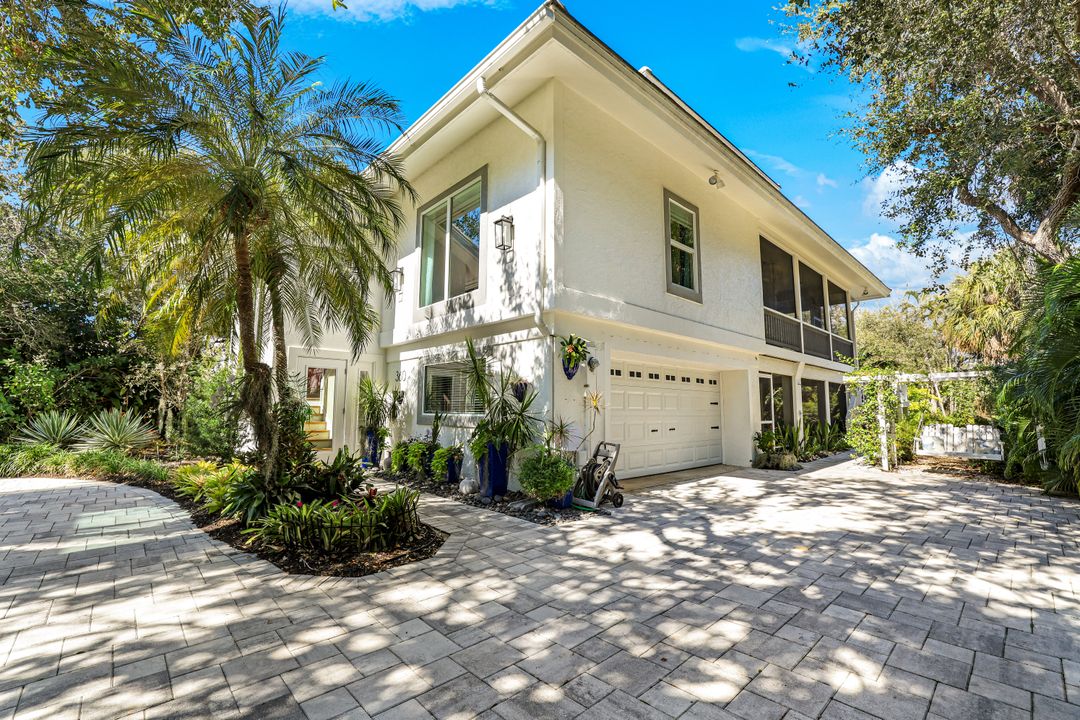 360 Gumbo Limbo Ln, Marco Island, FL 34145