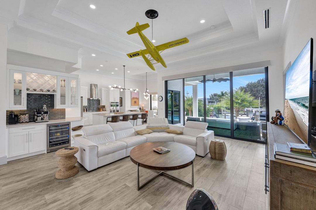 1200 Redwood Ct, Marco Island, FL 34145