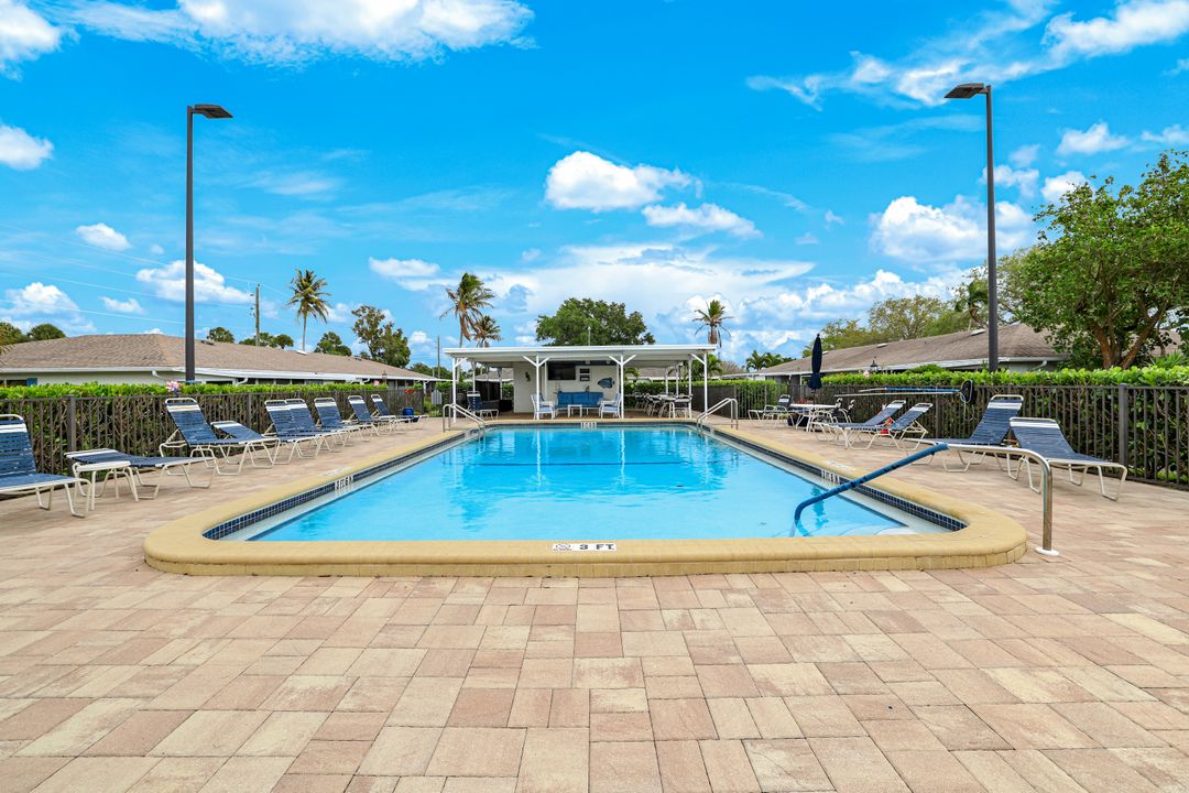 91 Glades Blvd #1, Naples, FL 34112