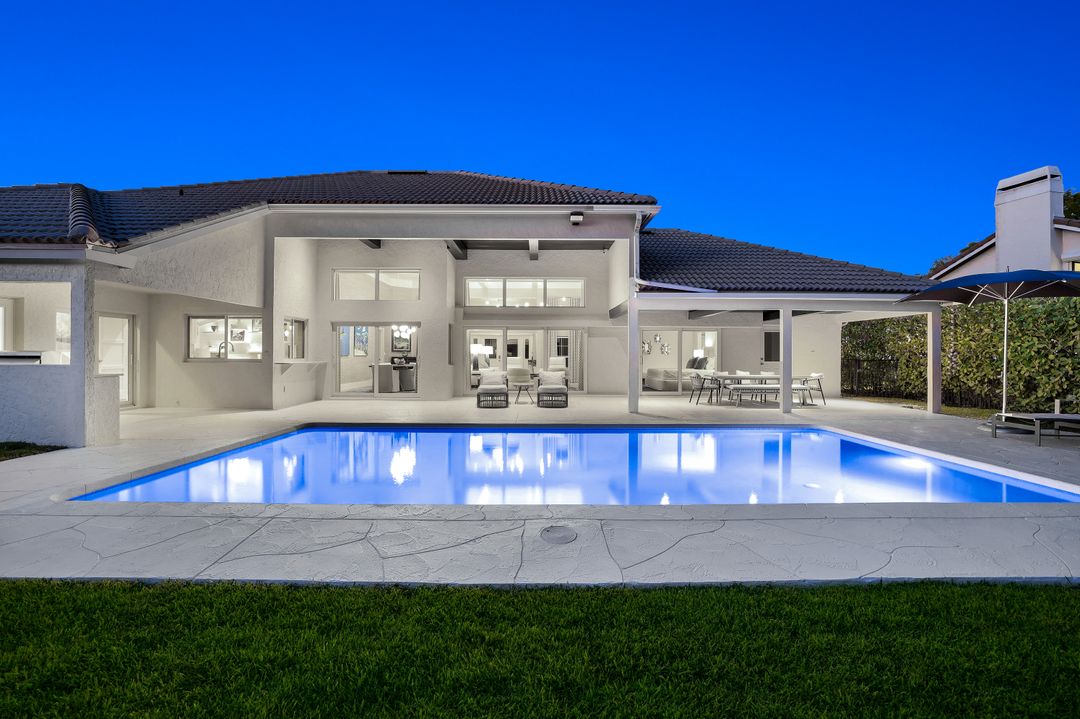 812 Tallow Tree Ct, Naples, FL 34108