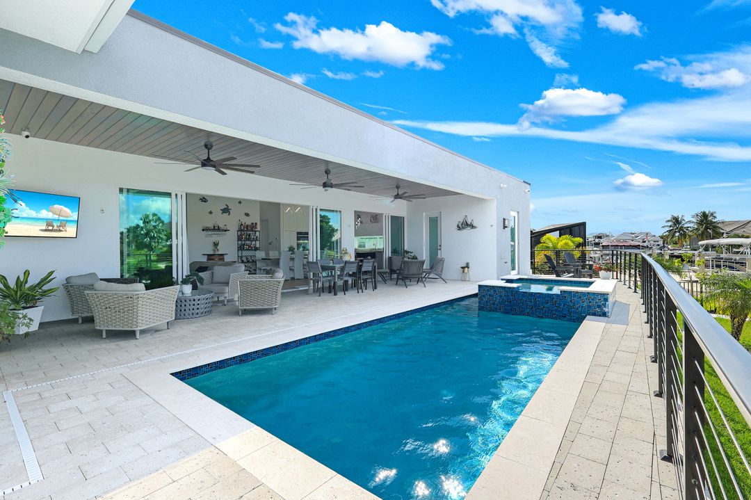 919 Juniper Ct, Marco Island, FL 34145