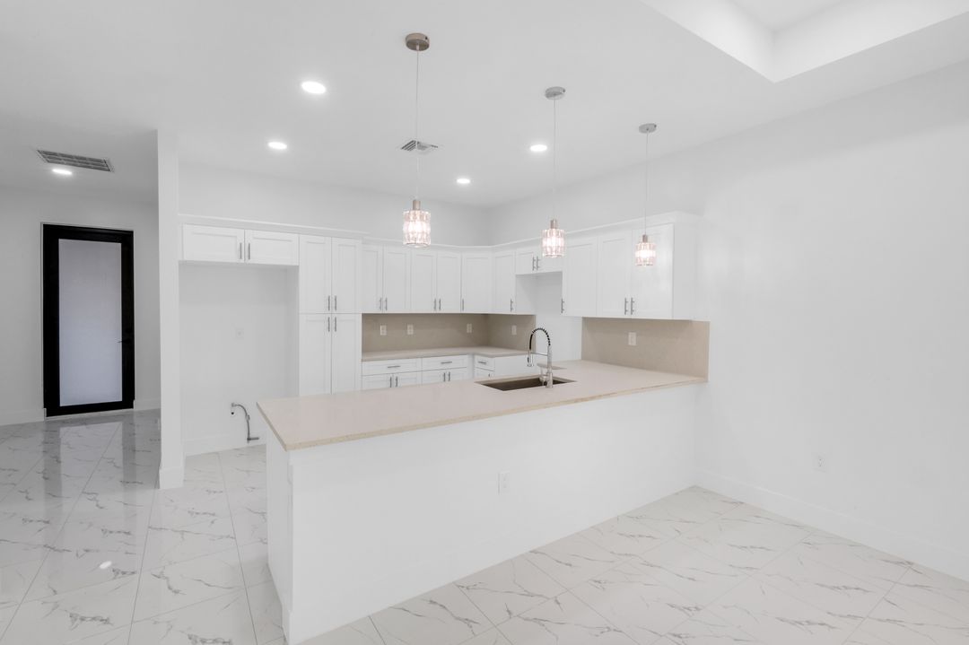 4805-4807 29th St SW, Lehigh Acres, FL 33973