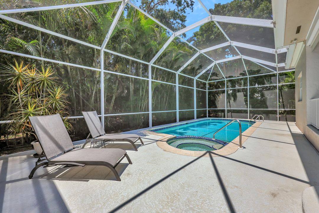 5929 Chanteclair Dr #8, Naples, FL 34108