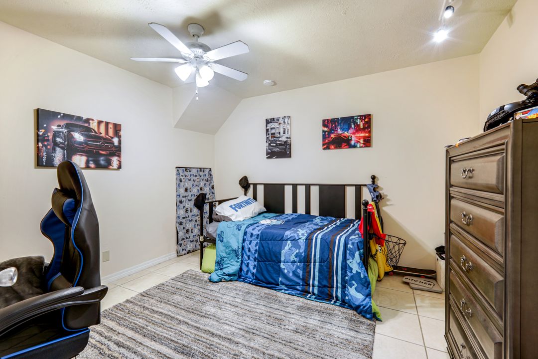 1410 SE 8th Ave, Cape Coral, FL 33990