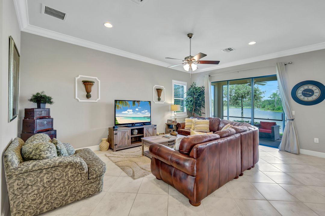 9079 Triangle Palms Ln, Fort Myers, FL 33913