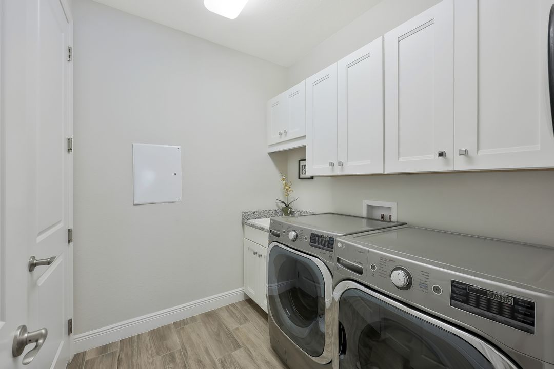 10082 Palazzo Dr, Naples, FL 34119