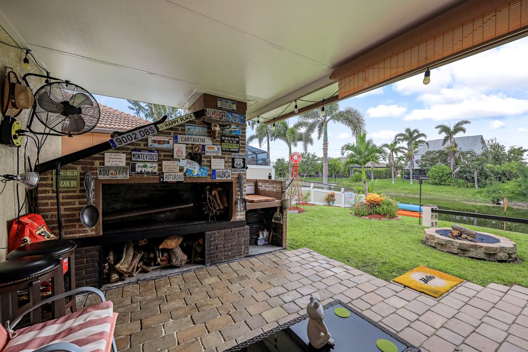 301 SE 21st Ln, Cape Coral, FL 33990