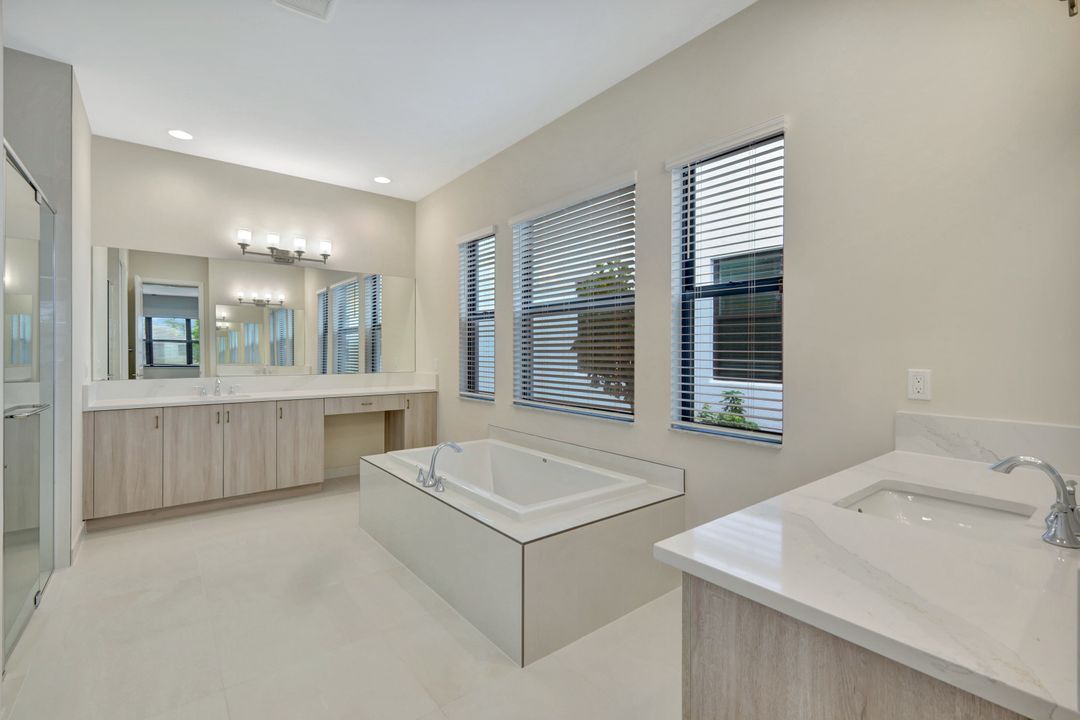 12667 Caballo Ct, Estero, FL 33928